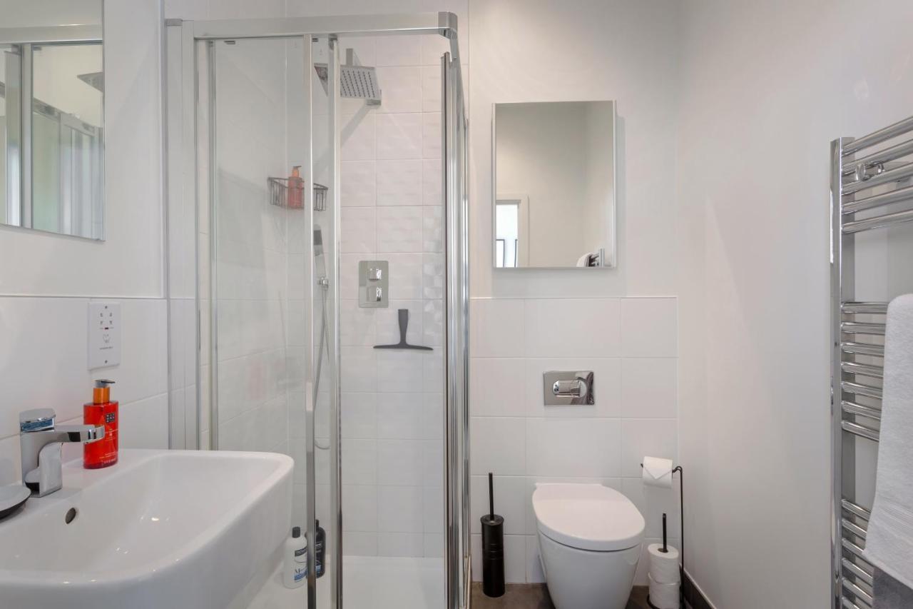 Luxury Serviced Apartments Stevenage, Hertfordshire Екстер'єр фото
