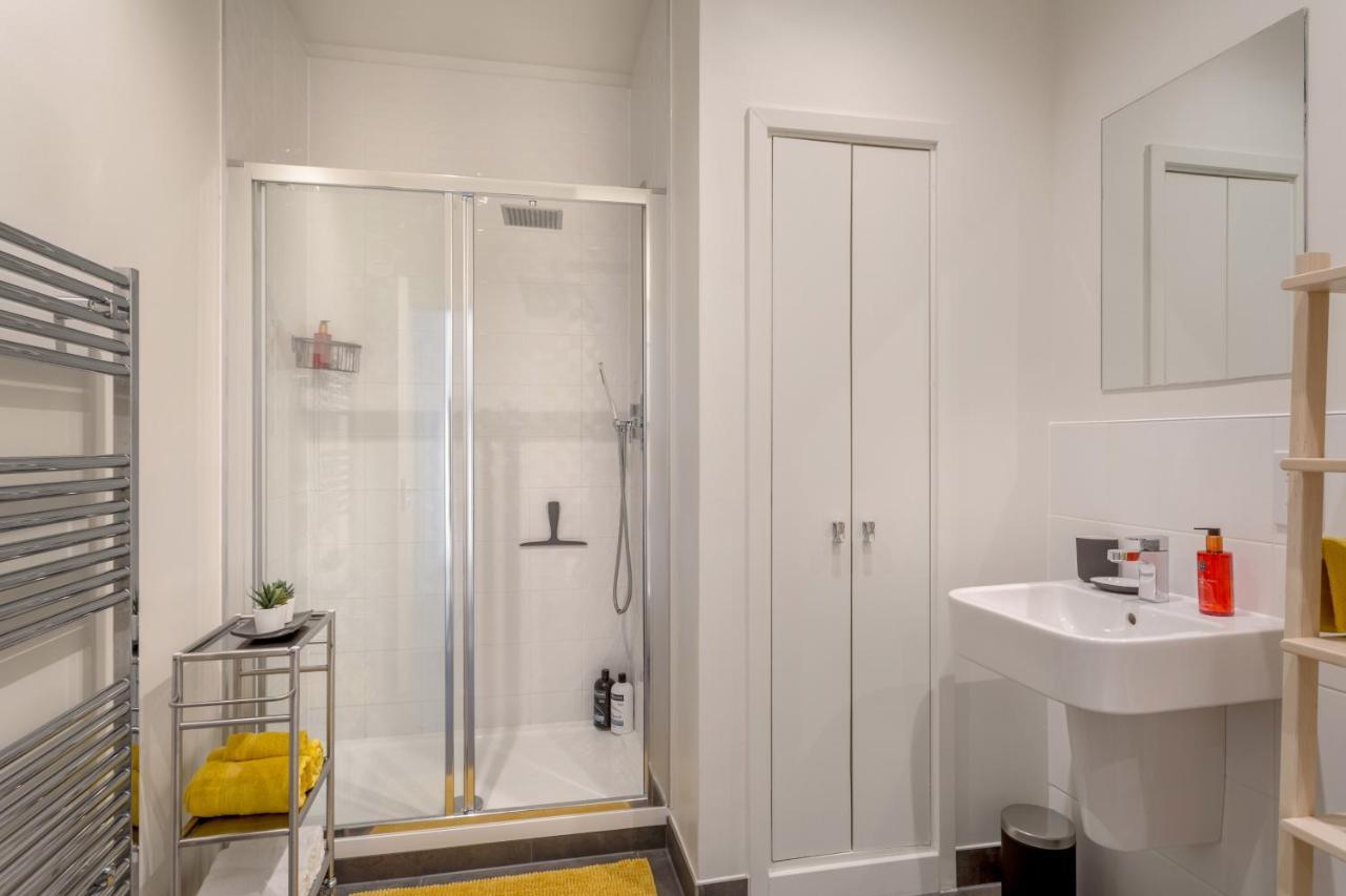 Luxury Serviced Apartments Stevenage, Hertfordshire Екстер'єр фото