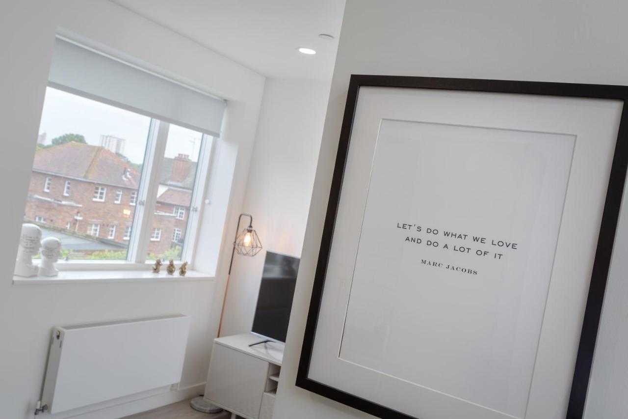 Luxury Serviced Apartments Stevenage, Hertfordshire Екстер'єр фото