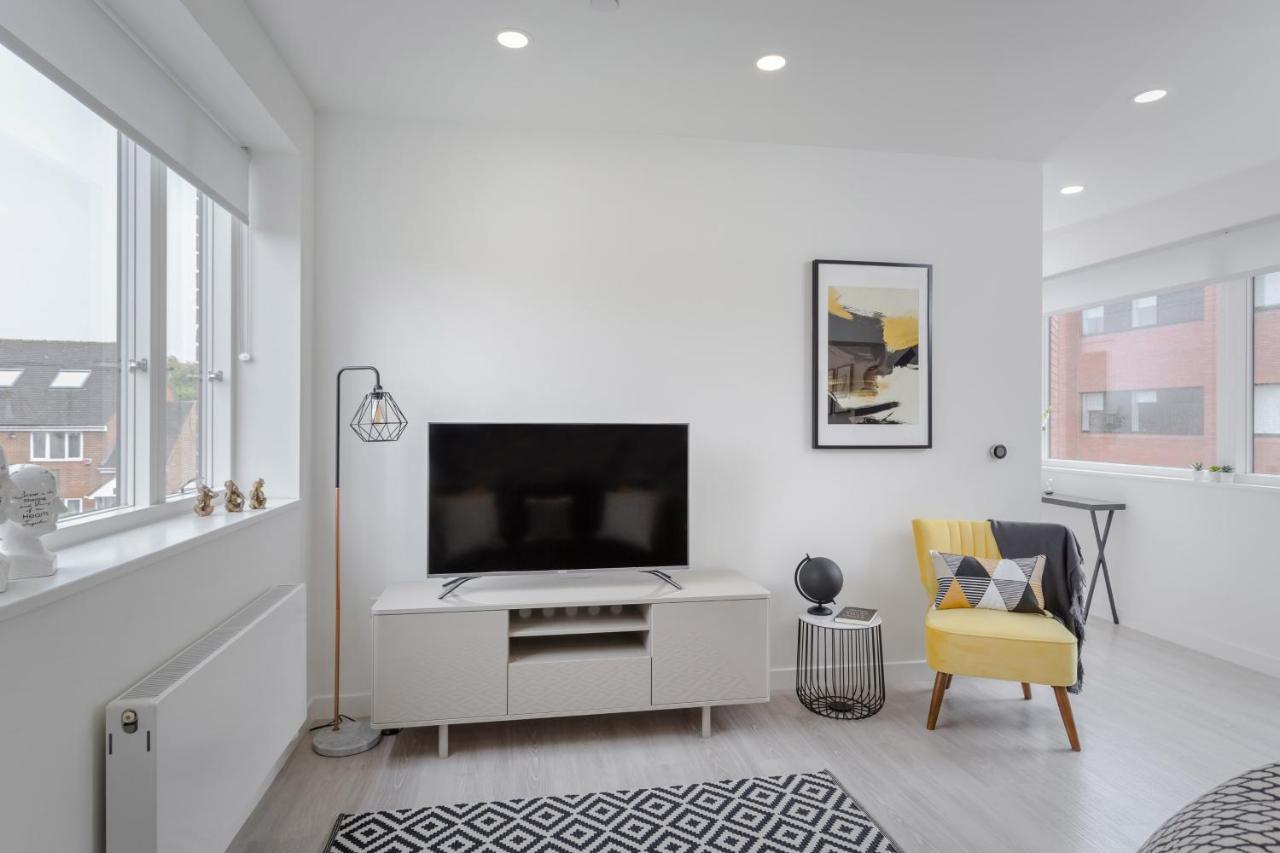Luxury Serviced Apartments Stevenage, Hertfordshire Екстер'єр фото
