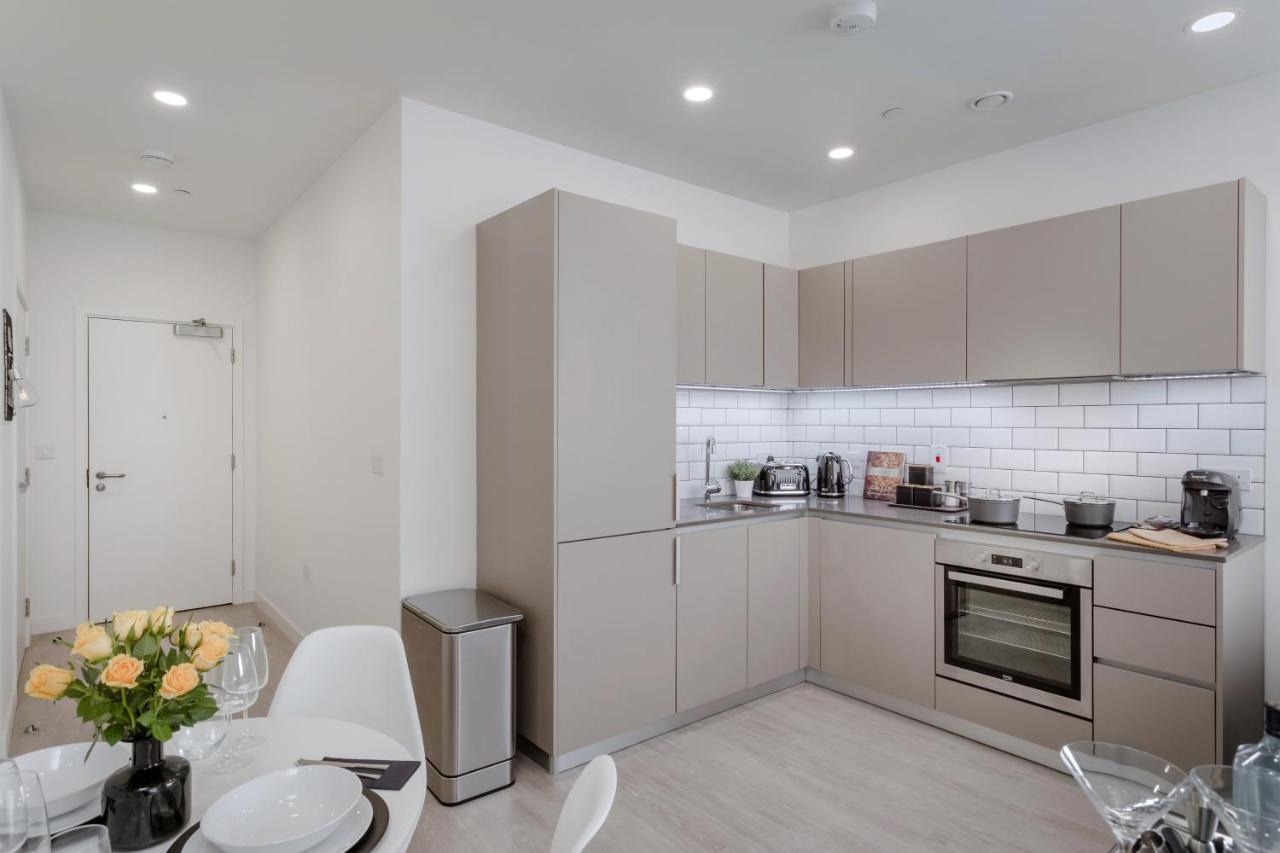 Luxury Serviced Apartments Stevenage, Hertfordshire Екстер'єр фото