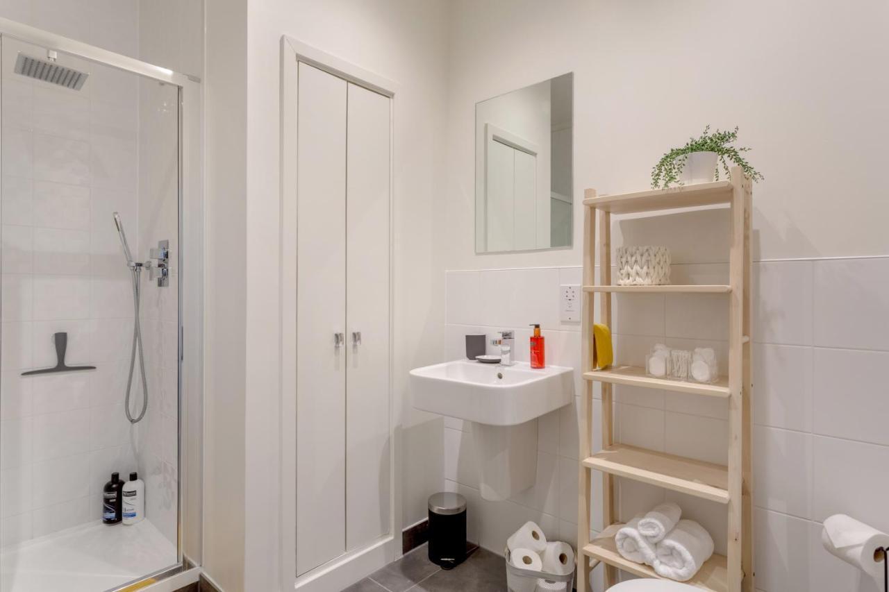 Luxury Serviced Apartments Stevenage, Hertfordshire Екстер'єр фото