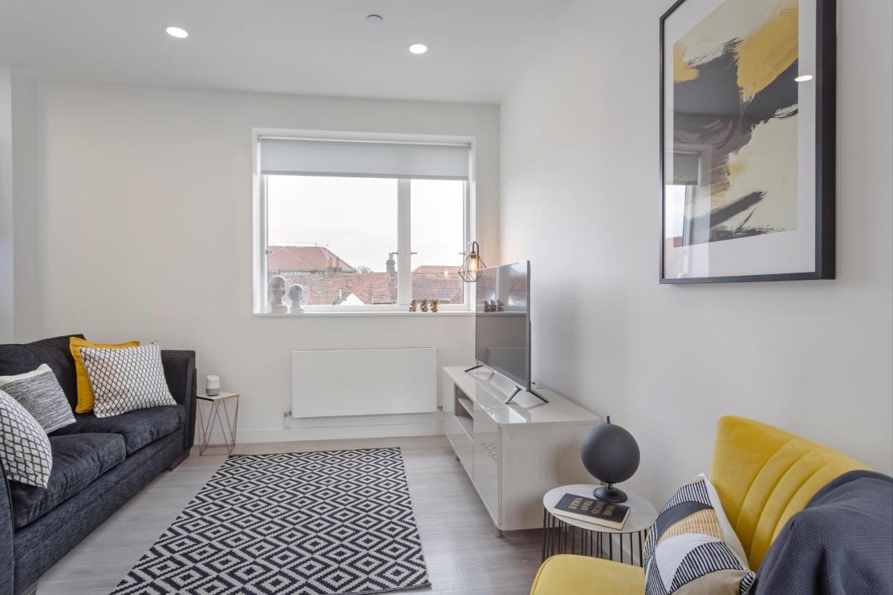 Luxury Serviced Apartments Stevenage, Hertfordshire Екстер'єр фото